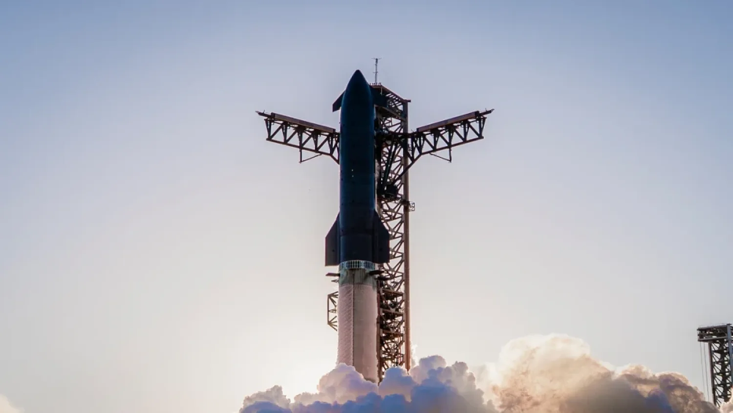 Video: SpaceX anuncia millonaria inversión para construir una base espacial al sur de EEUU