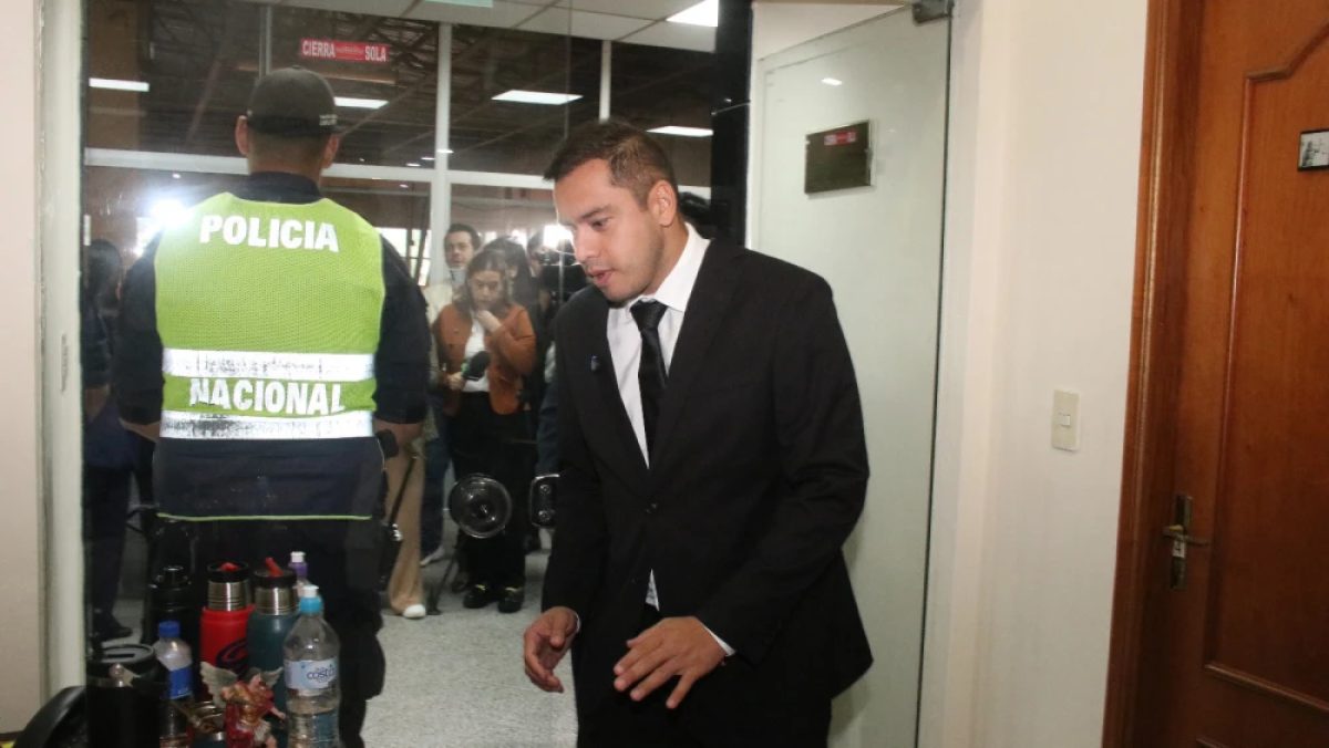 Tribunal advierte a Miguel Prieto por estafa y uso de documentos no auténticos